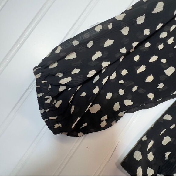 Umgee Black Satin Animal Print 3/4 Bubble Sleeve Hi-Lo Tunic Top - size M - Picture 12 of 16
